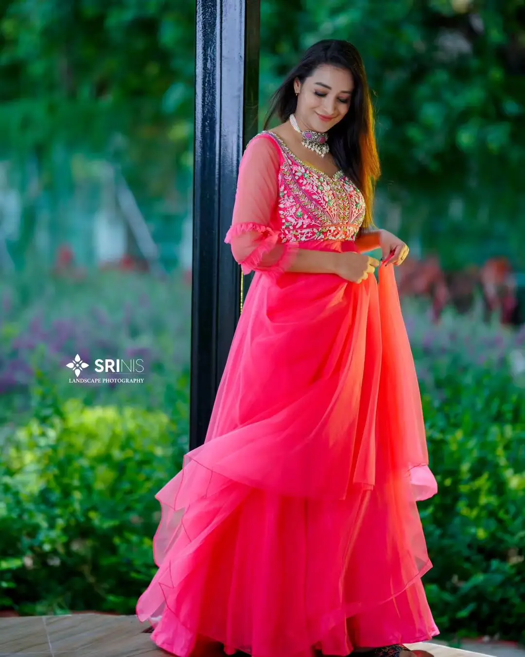 ETV Actress Bhanu Sri Wearing Beautiful Earring Pink Gown